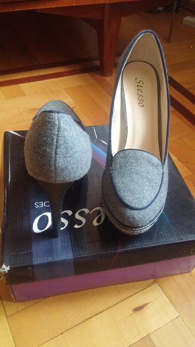 Новые Туфли 40 р серого цвета.