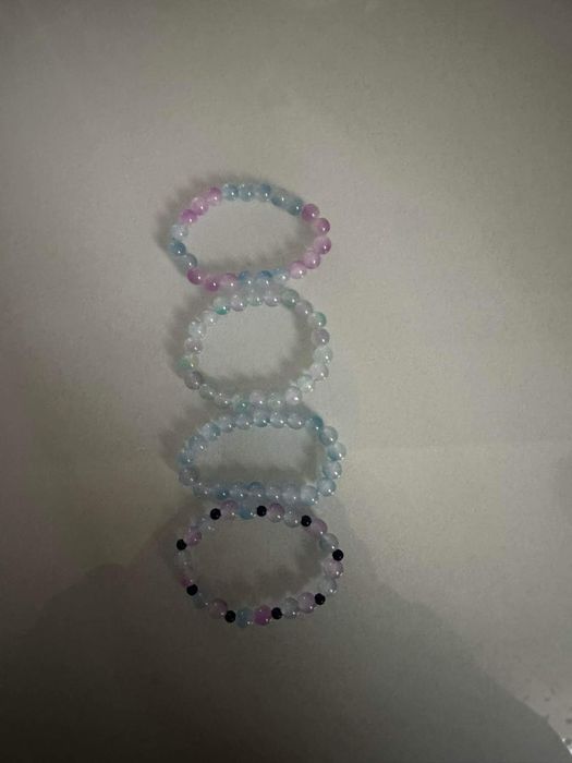 Гривни от естествен камък ръчно изработени