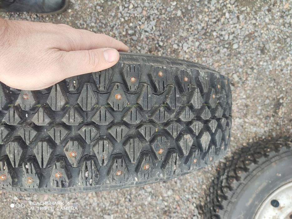 Продам резину с железками