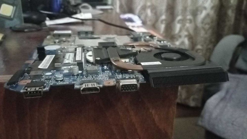 Плата от ноутбука Lenovo B570e.