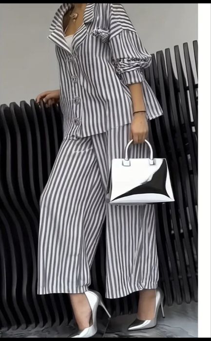 Костюм брючный женскии