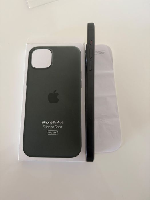 Vând iPhone 15 plus