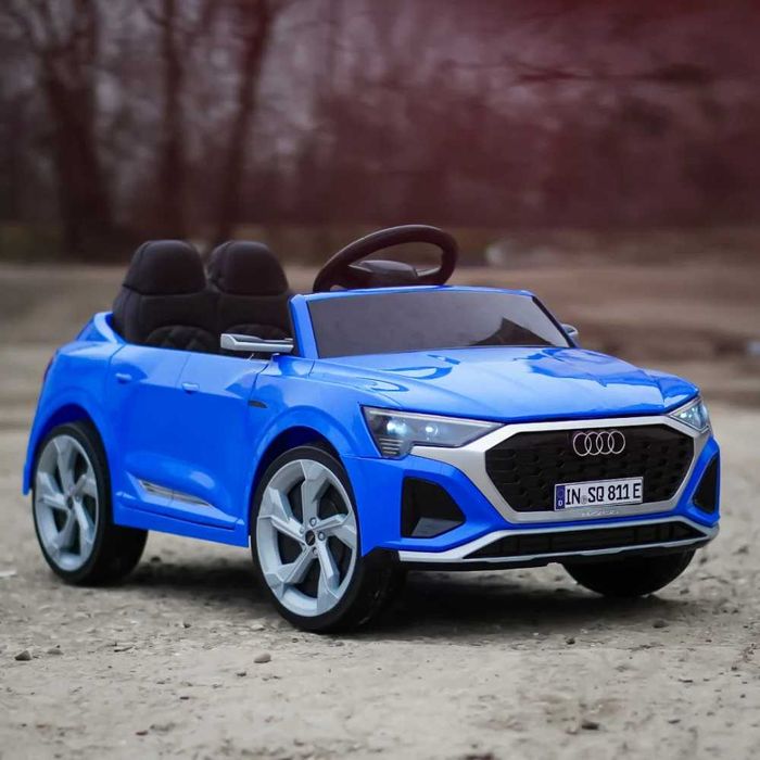 Masinuta electrica pentru copii, cu licenta Audi SQ8 70W 12V NOU