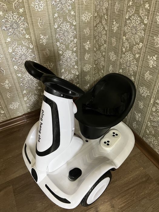 Электромобиль с пультом