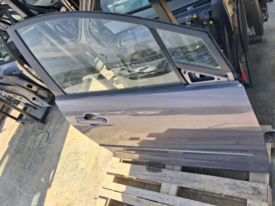 Врата Mazda 5 2009г.