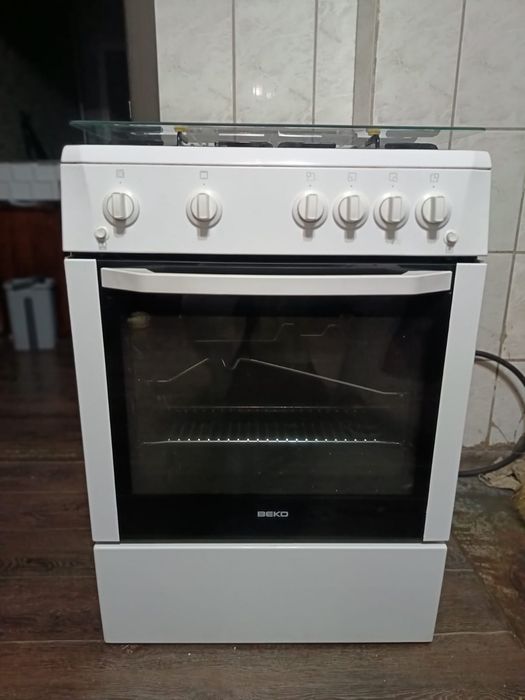 Продаю газ плиту Beko