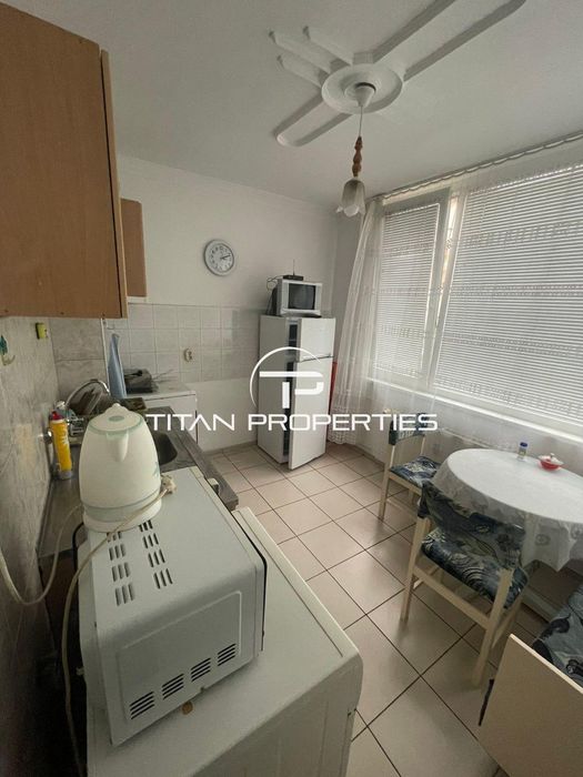 Тристаен, под наем, ж.к Лазур