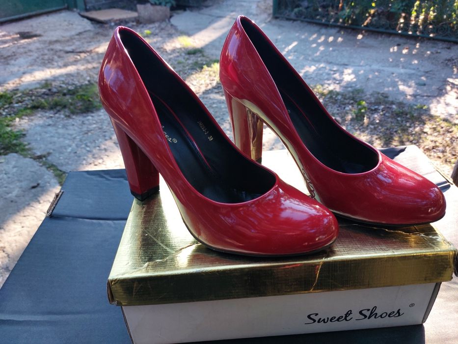 Pantofi rosi piele ecologica lacuiti 39