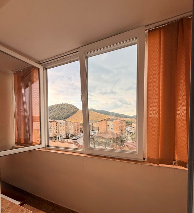 Apartament de vânzare - Cugir