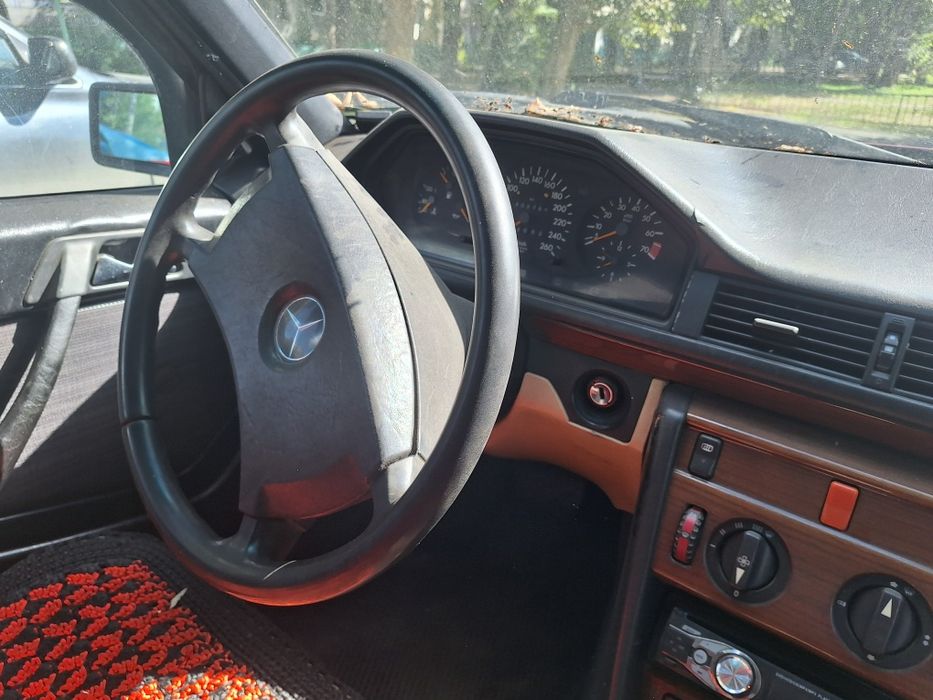 Мерседес 124 (автомат)