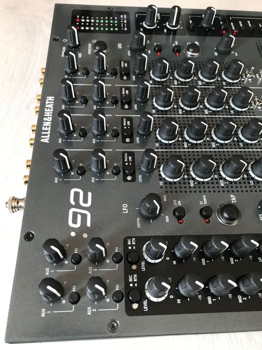 Allen & Heath Xone 92 - mixer analogic ca NOU