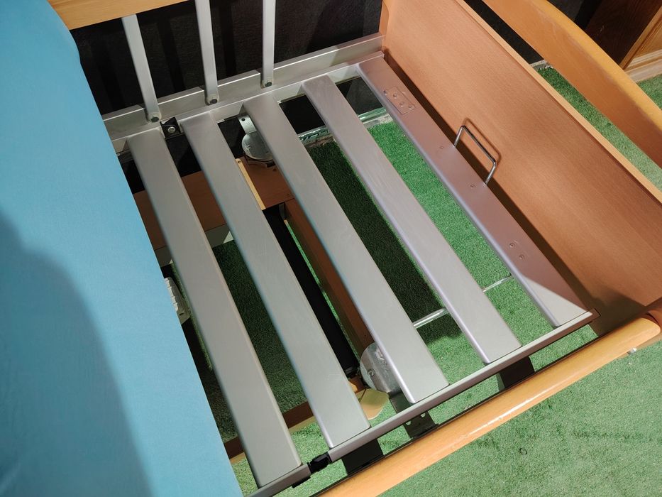 Електрическо болнично легло