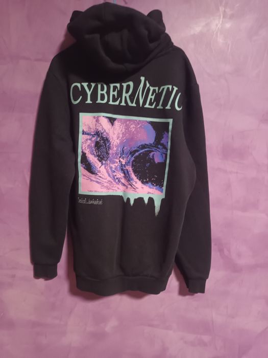 Черен мъжки суитшърт с качулка тип "hoodie"