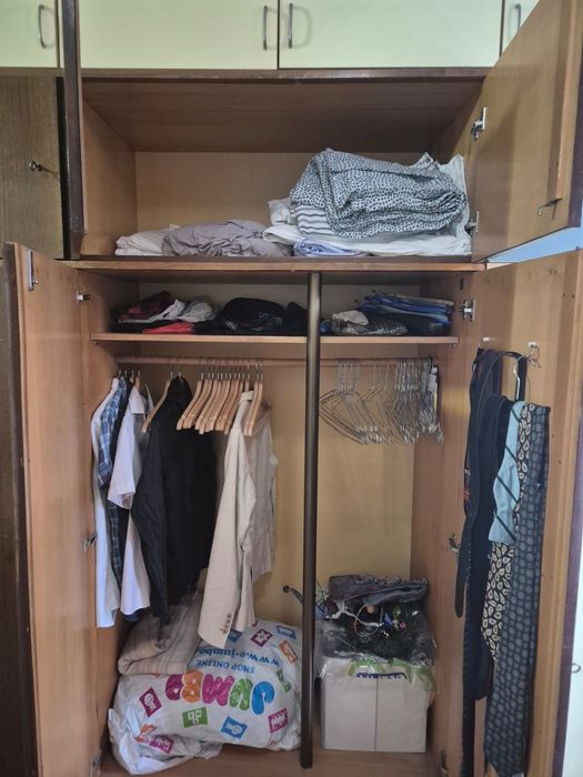 Бюфет и/или гардероб, дървени - подаряват се