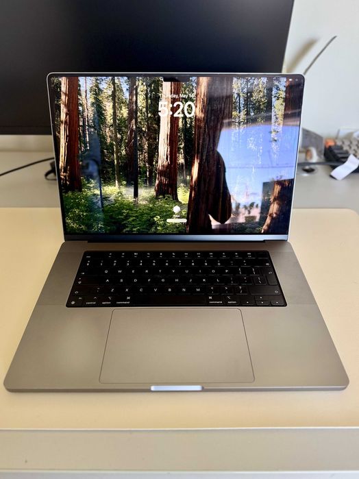 Macbook Pro M1 2021 16'' 32 GB RAM 512 SSD