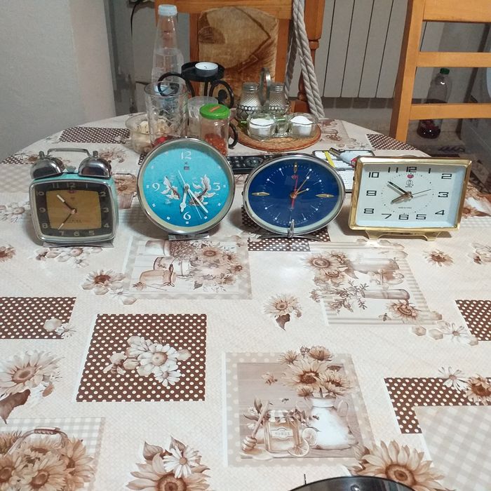 Стари Руски и Китайски часовници