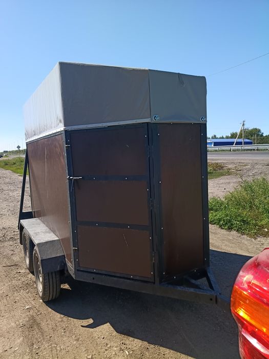 Продам прицеп коневозка