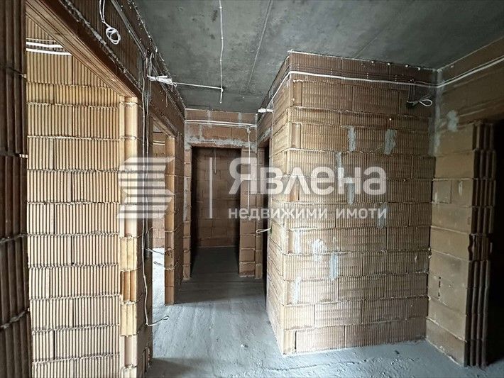 Продава се Тристаен апартамент в София, Витоша - 114 кв.м за 1974 €/кв.м - Снимка #3