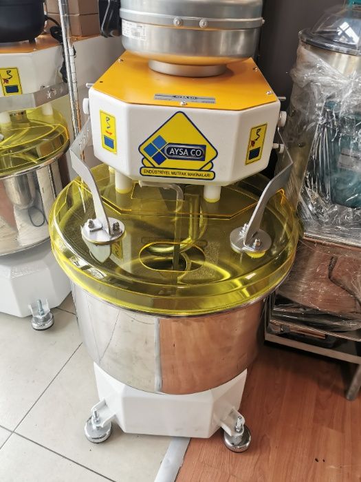 Спирална тестомесачка