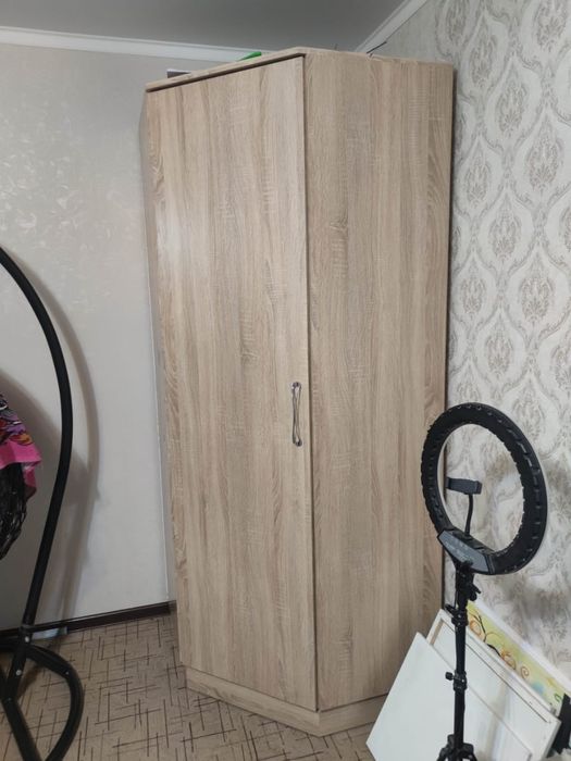 Шкаф угловой, вместительный