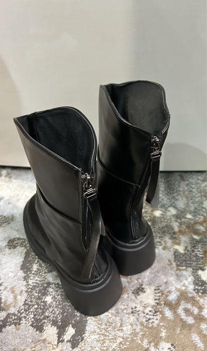 Продам ботинки