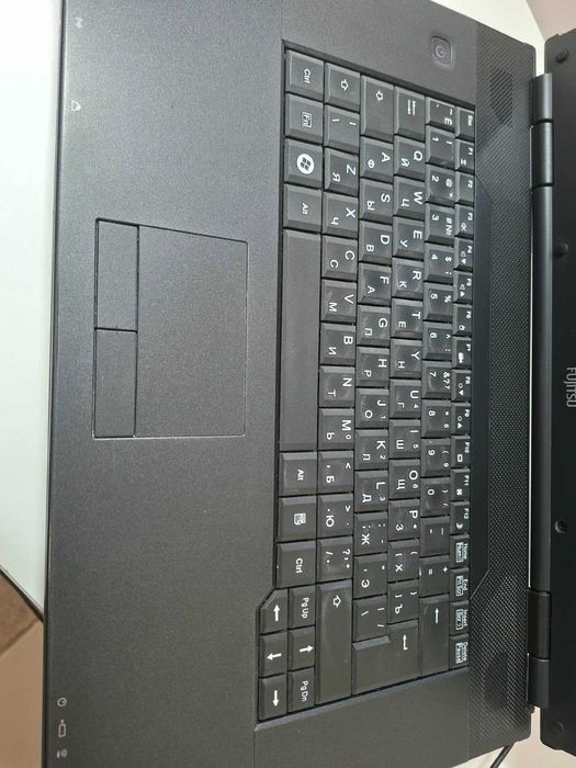 Ноутбук Fujitsu все работает