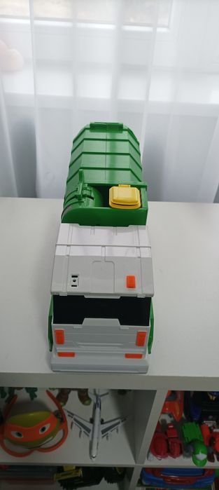 Полицейска кола,камион и изтрелвачка Hotweels