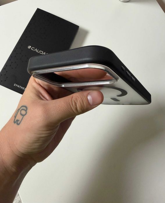 Husa premium Caudabe Synthesis Frost pentru Apple iPhone 17 Pro Max