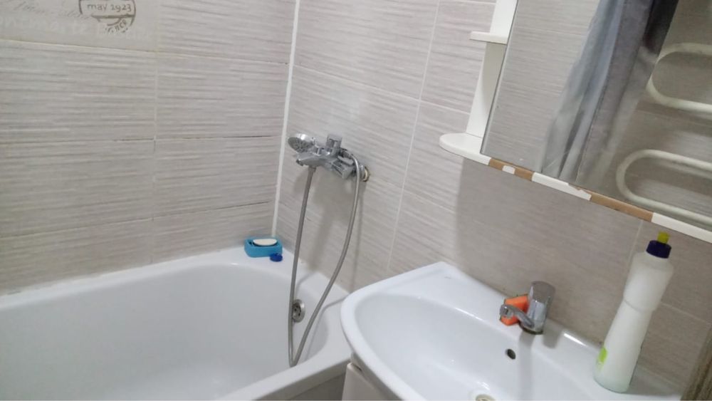 Сдам 3 комнатную в центре города