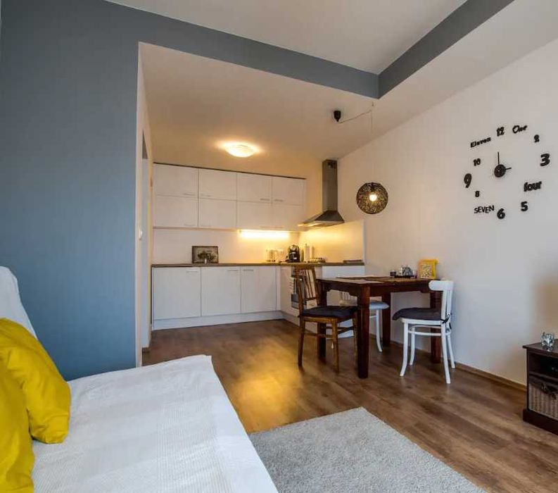 Дава се под наем Двустаен апартамент в Пловдив, Младежки Хълм - 63 кв.м за 306 € - Снимка #2