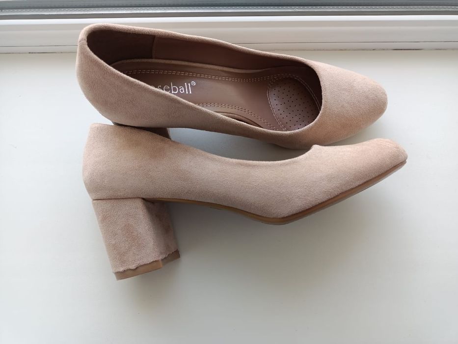 Туфли замшевые( новые)