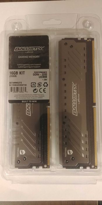 Procesor Ryzen 7 3700x + 16 GB DDR 4 3200MHz RGB Ilfov Popesti