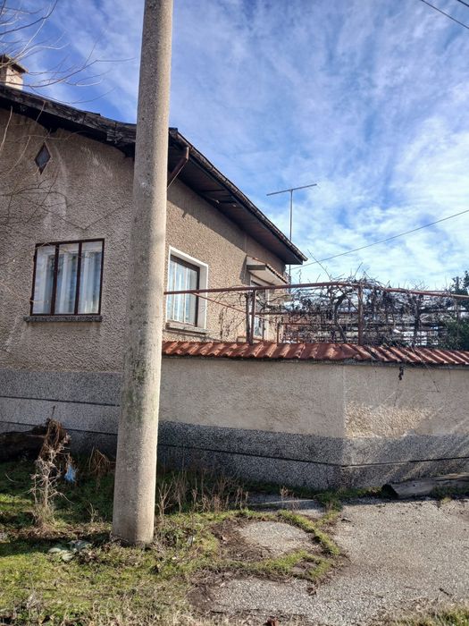 Продавам къща в с. Ковачево