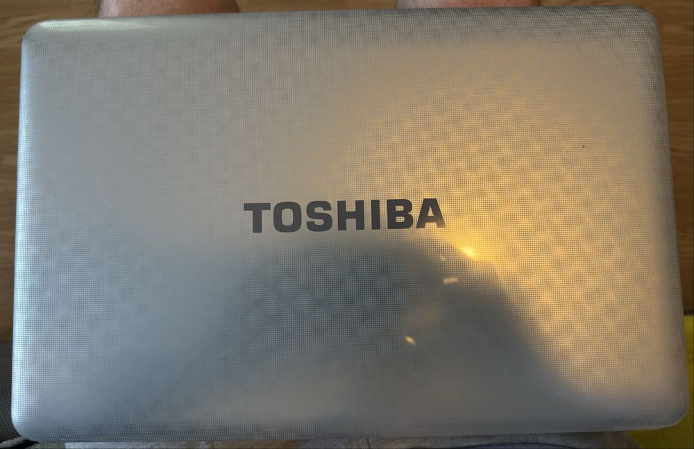 Laptop Toshiba L750-11W