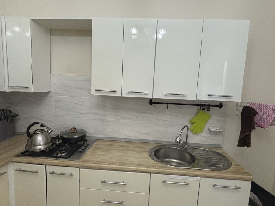 Продам угловой кухонный гарнитур