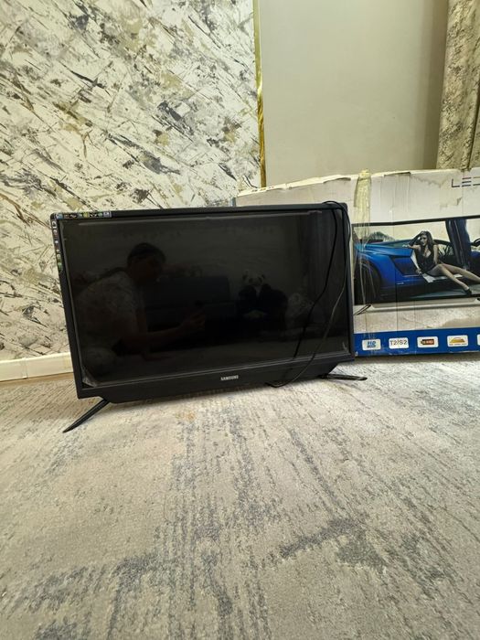 Смарт Телевизор самсунг.