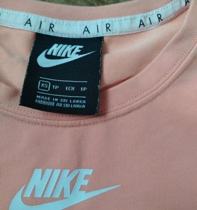 Tricou crop top Nike Air mărime xs