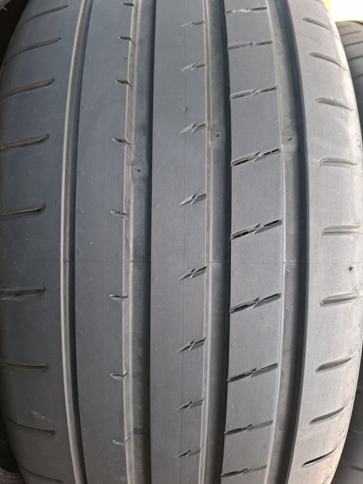 Продам шины 255/45/21 якохама