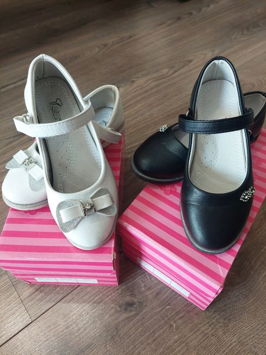 Обувки за момиче-2броя 30 лева