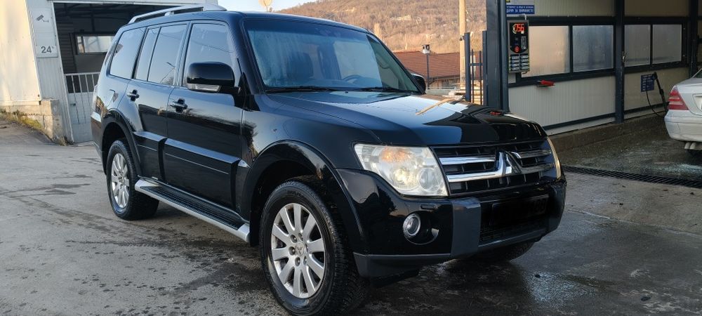 Mitsubishi PAJERO