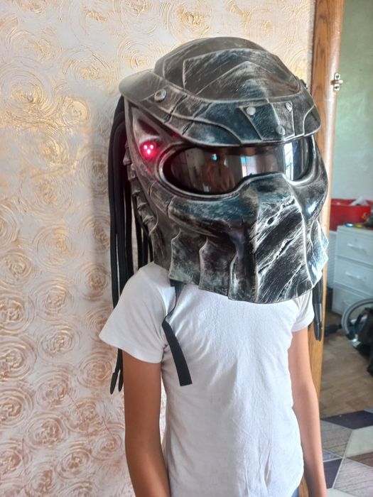 Мото шлем ХИЩНИК