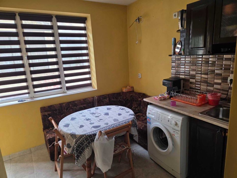 Дава се под наем Тристаен апартамент в Карлово - 65 кв.м за 280.5 € - Снимка #3