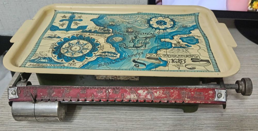 продам мини весы с встроенными гирями СССР 150000