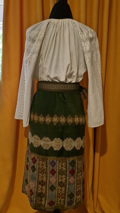 Fotă pentru costum traditional