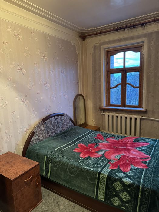 Dom 4 xona 100 kv sotiladi