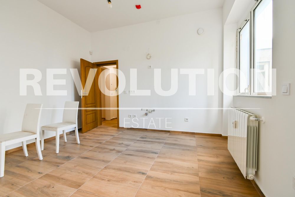 Дава се под наем Многостаен апартамент в София, Докторски паметник - 108 кв.м за 1100 € - Снимка #3