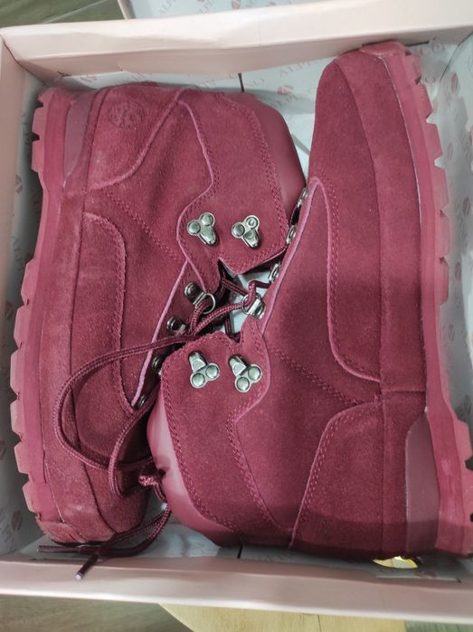 Боти на марката House.