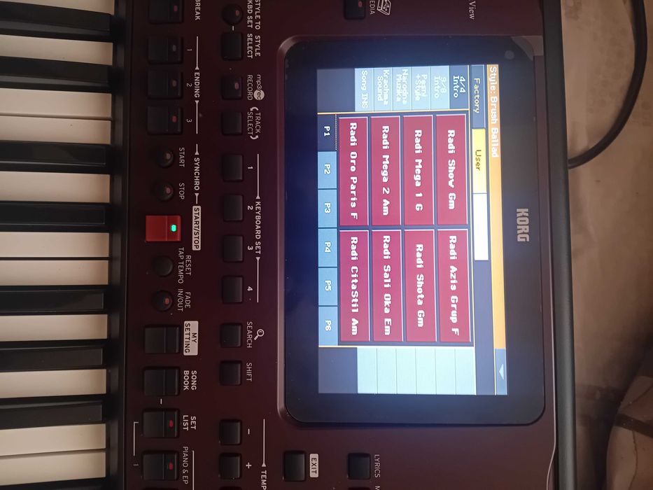 Korg pa 700 sintezator