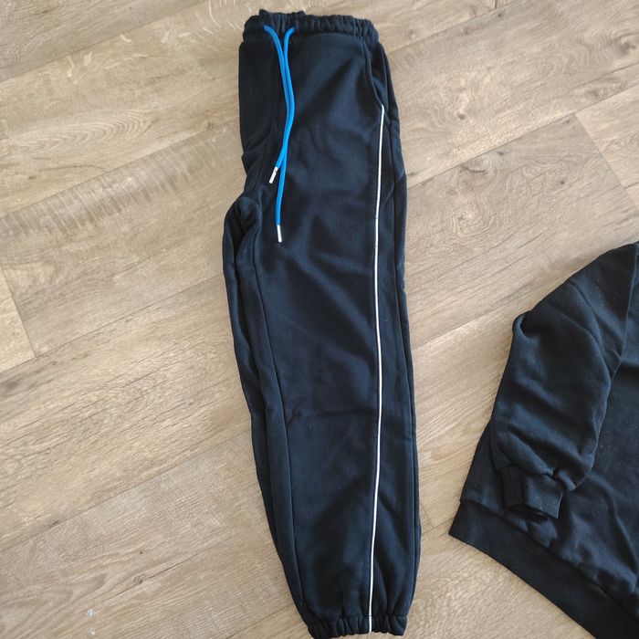 Продам новый комплект для мальчика