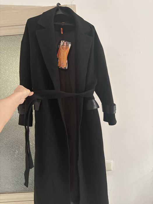 Loreta пальто оргинал новый